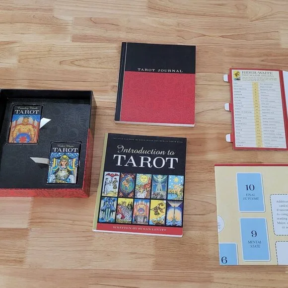The Complete Tarot Kit - Picture 2 of 9